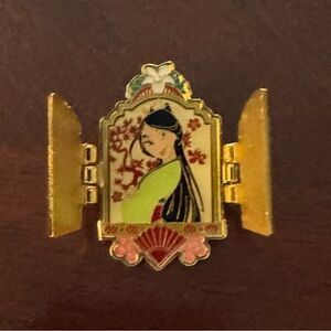***SOLD***Disney Loungefly Princess Mulan Window Pin